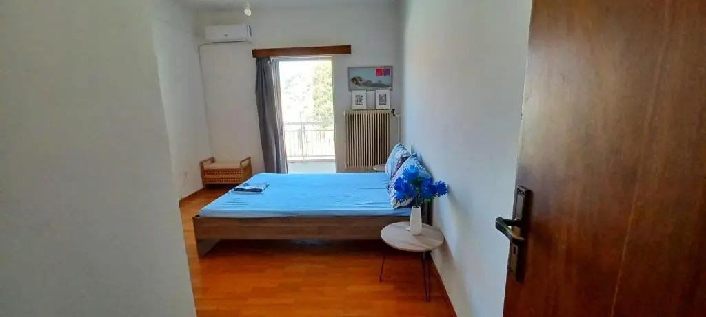 Falon's apartment room 1
