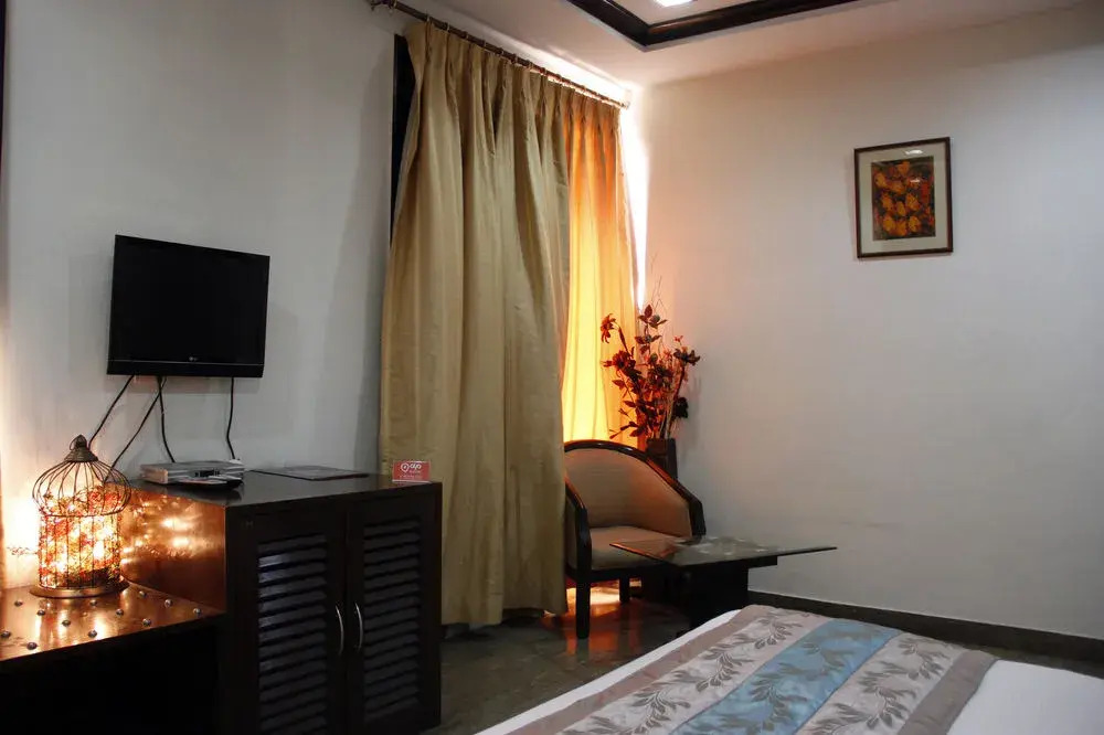 OYO Rooms Hauz Khas District Park