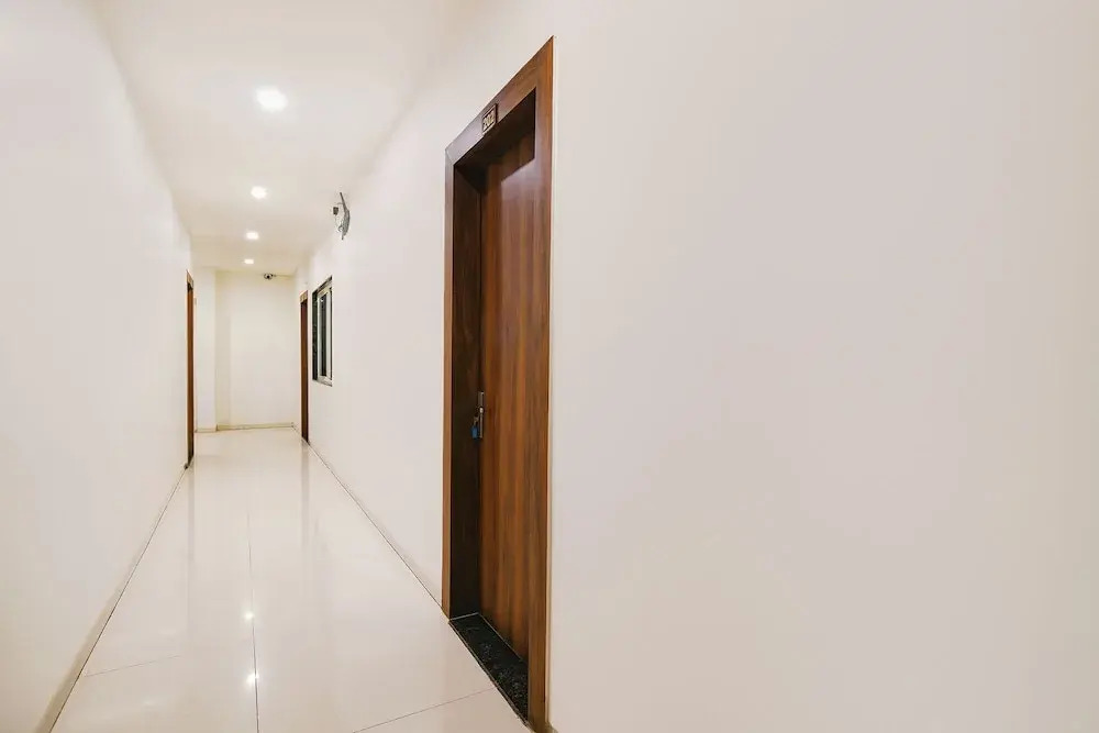 FabHotel Apple Near ITI