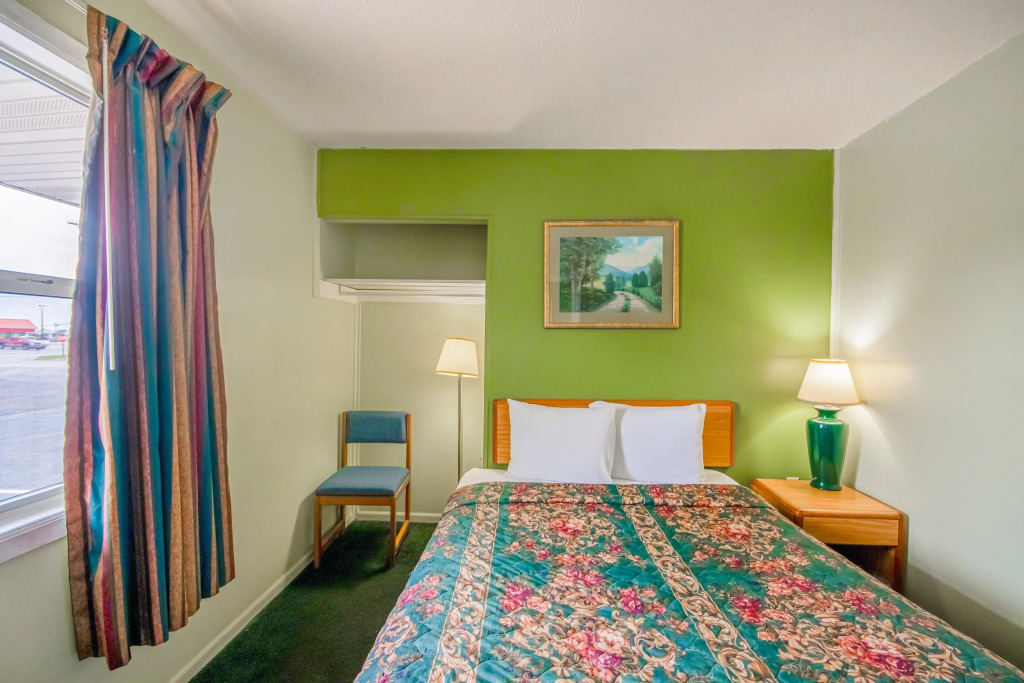 Travelier Motel