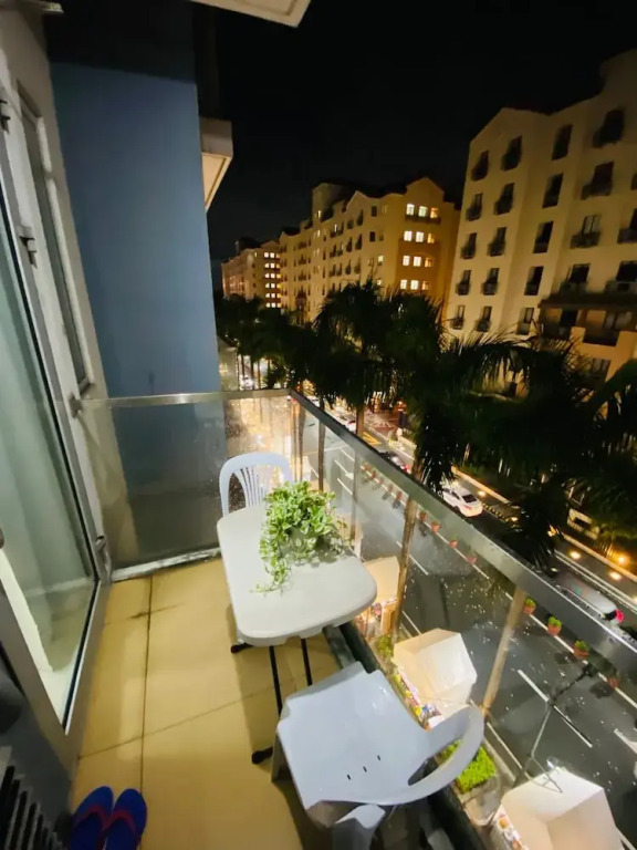 One Palm Tree Villas - Newport Pasay