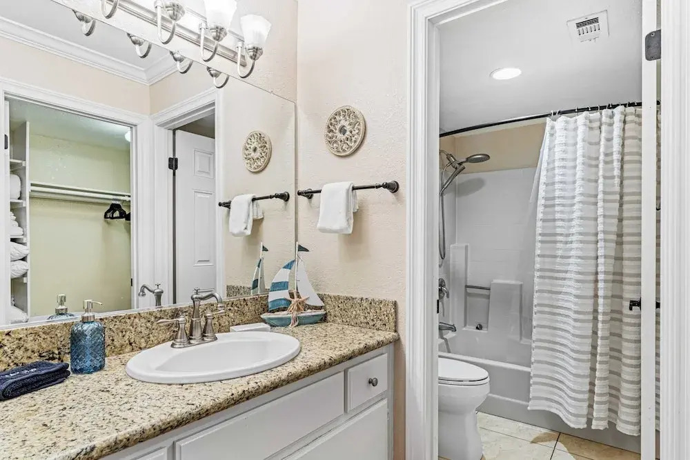 Close to Beach w/ Patio & Resort Amenities The Point at Corniche by Avantstay Str16-0458