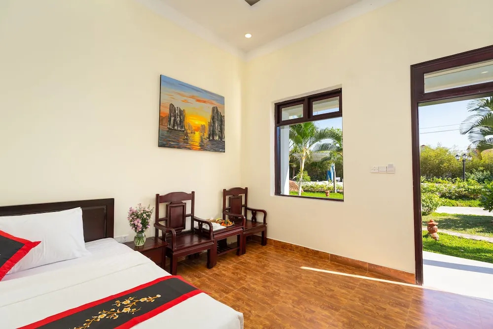 Hoang Bach Resrot