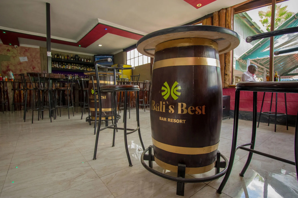 Balis Best Bar and Resort