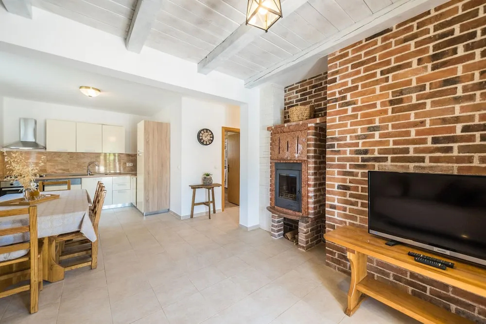 Villa Karin with heated pool - by TA Leut Agency