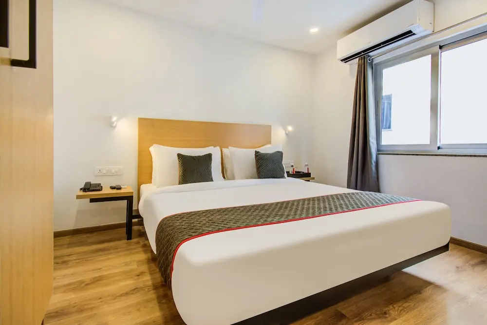 Super Townhouse Paldi Bus Terminal Ahmedabad Formally Neelkanth