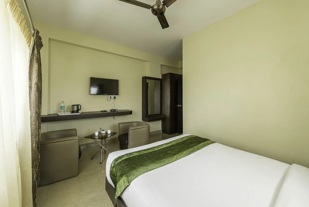 Treebo Trend Daffodil Suites