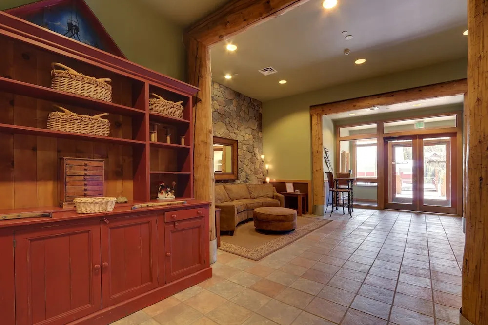 Arapahoe Lodge 1 Bed 1 Bath B