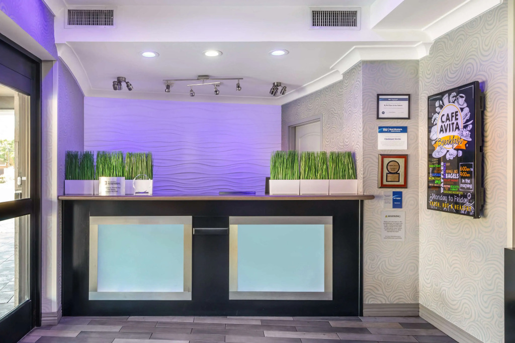 Best Western PLUS Avita Suites
