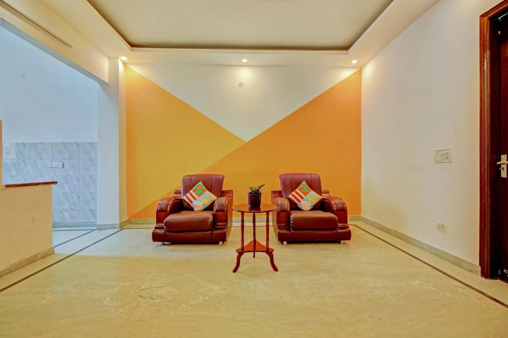 OYO Flagship 62903  Neelam Villa