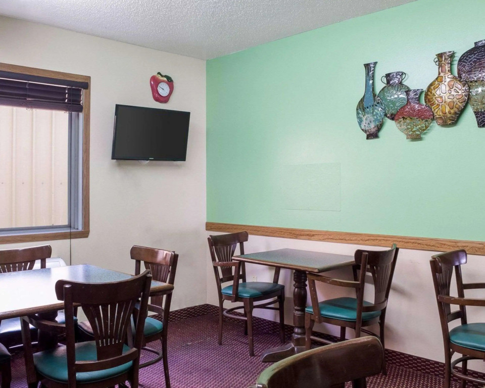 Rodeway Inn West Fargo Main Ave