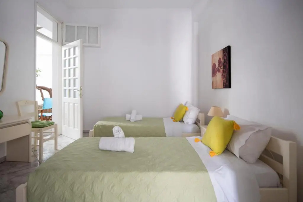White Rooms Paros