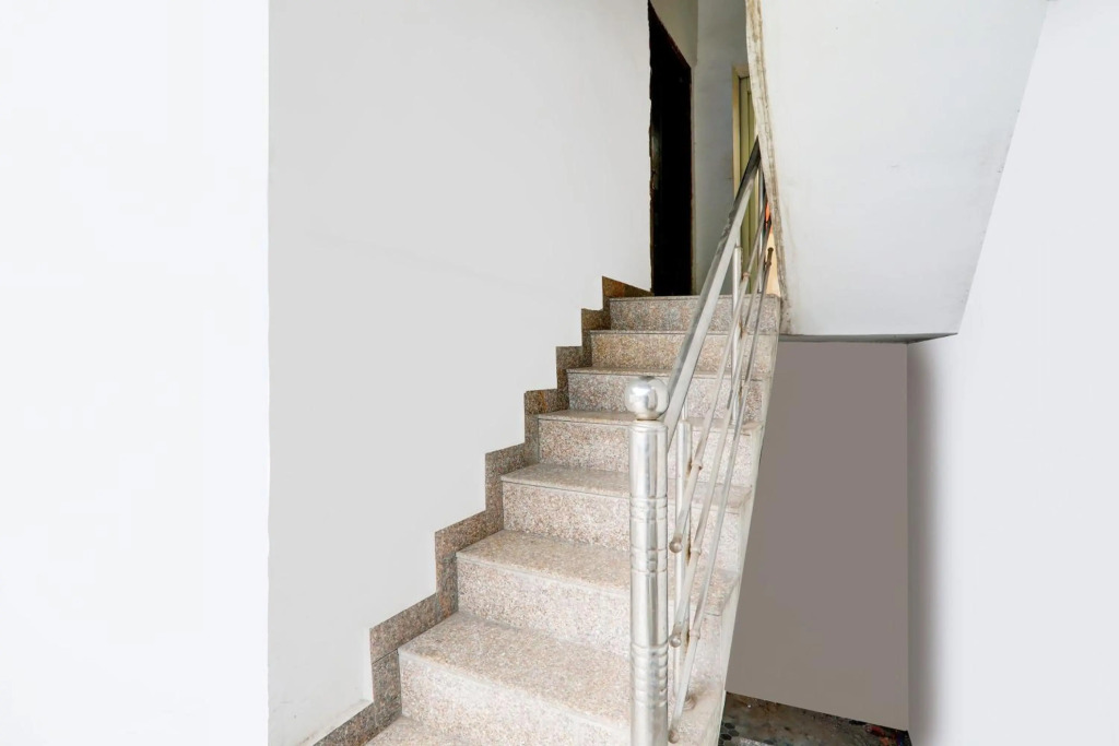 OYO Flagship 70225 Sr Grand