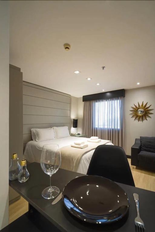 BO217 Flat na Av.Ibirapuera em local fantástico!