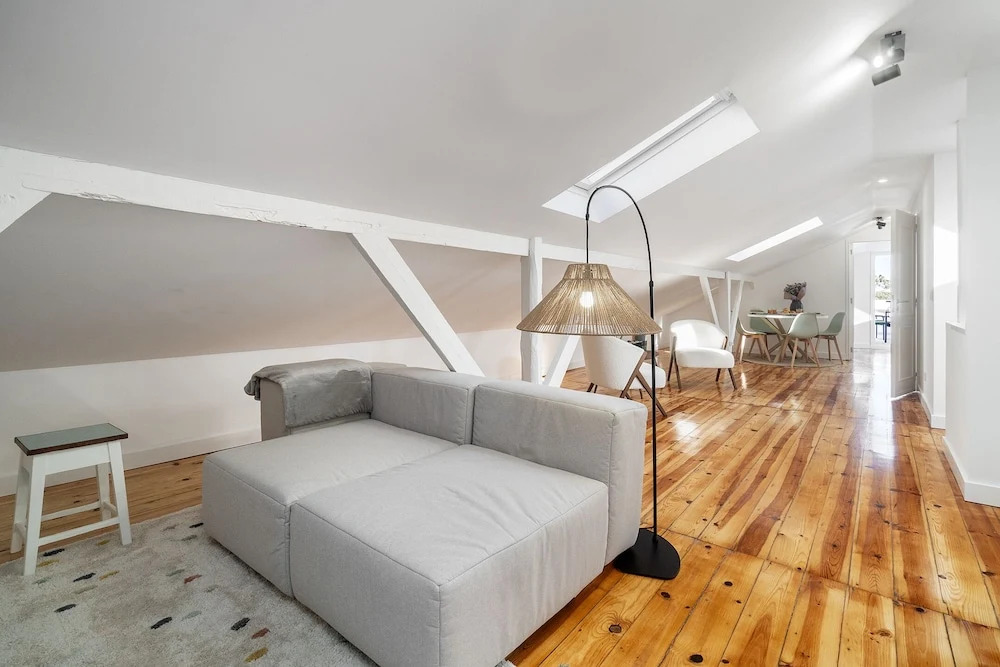 Brand new luxury apartment riverside