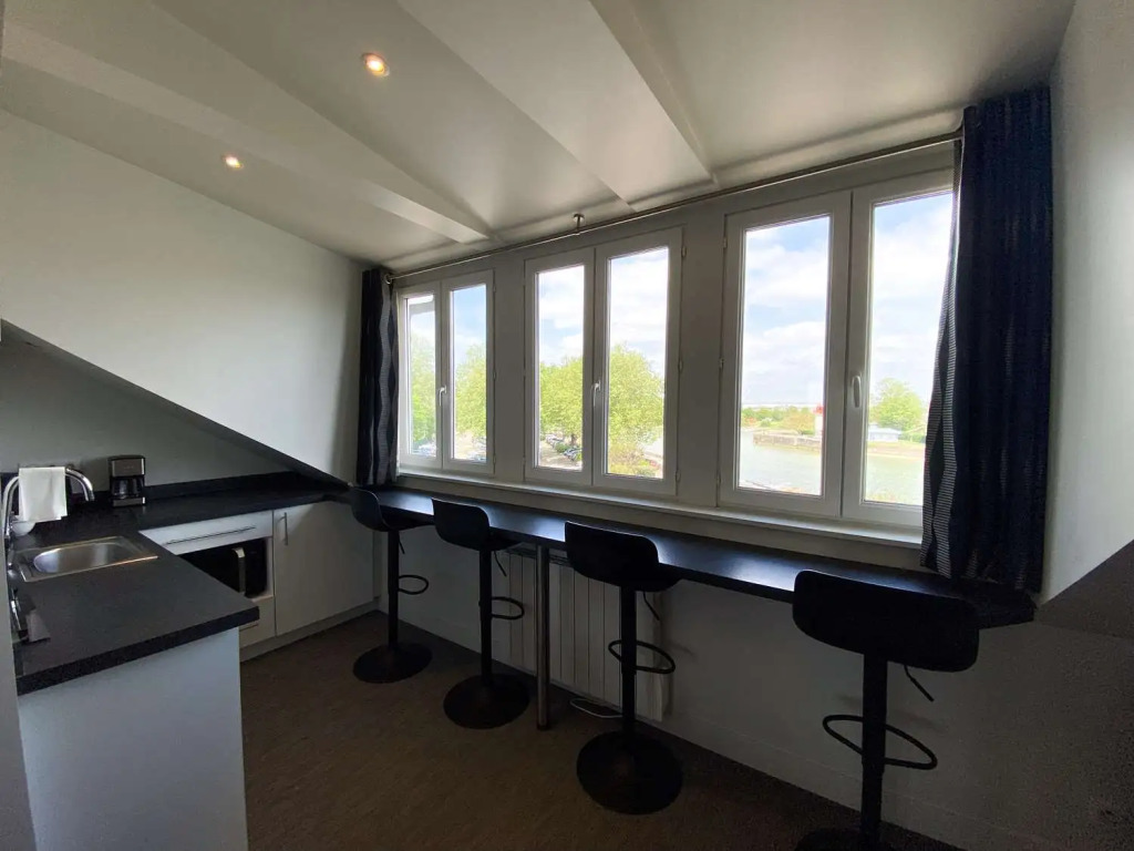 Best Western Le Cheval Blanc -Vue sur le port-plein centre ville