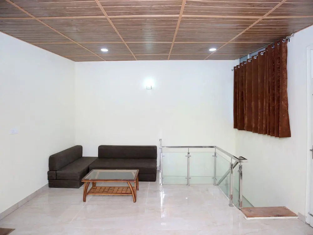 OYO 13768 Home 3BHK Penthouse Kasauli