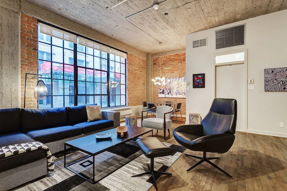 Unity Condo by Hometrotting