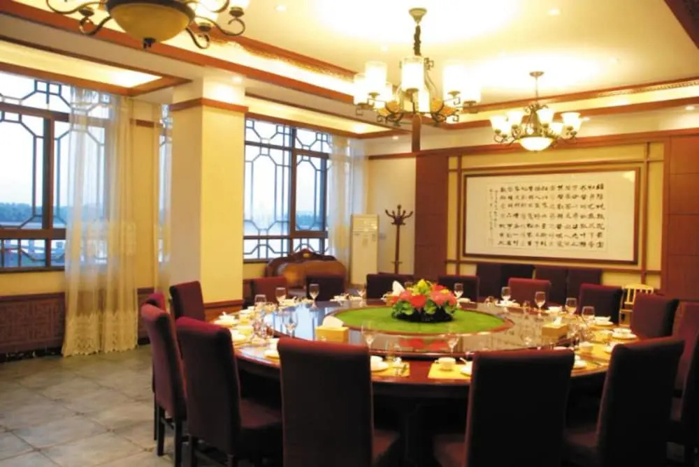 Luoyang Qixianyuan Hotel