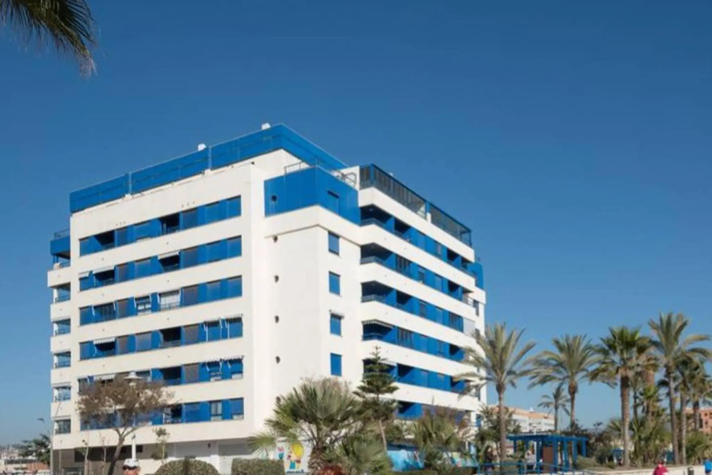 Apartment Facing the Sea and Close to the Center of Malaga