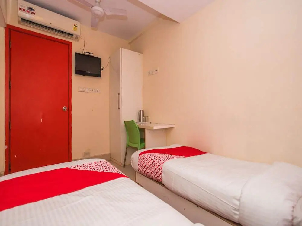 Bheemudu Hotel by OYO Rooms