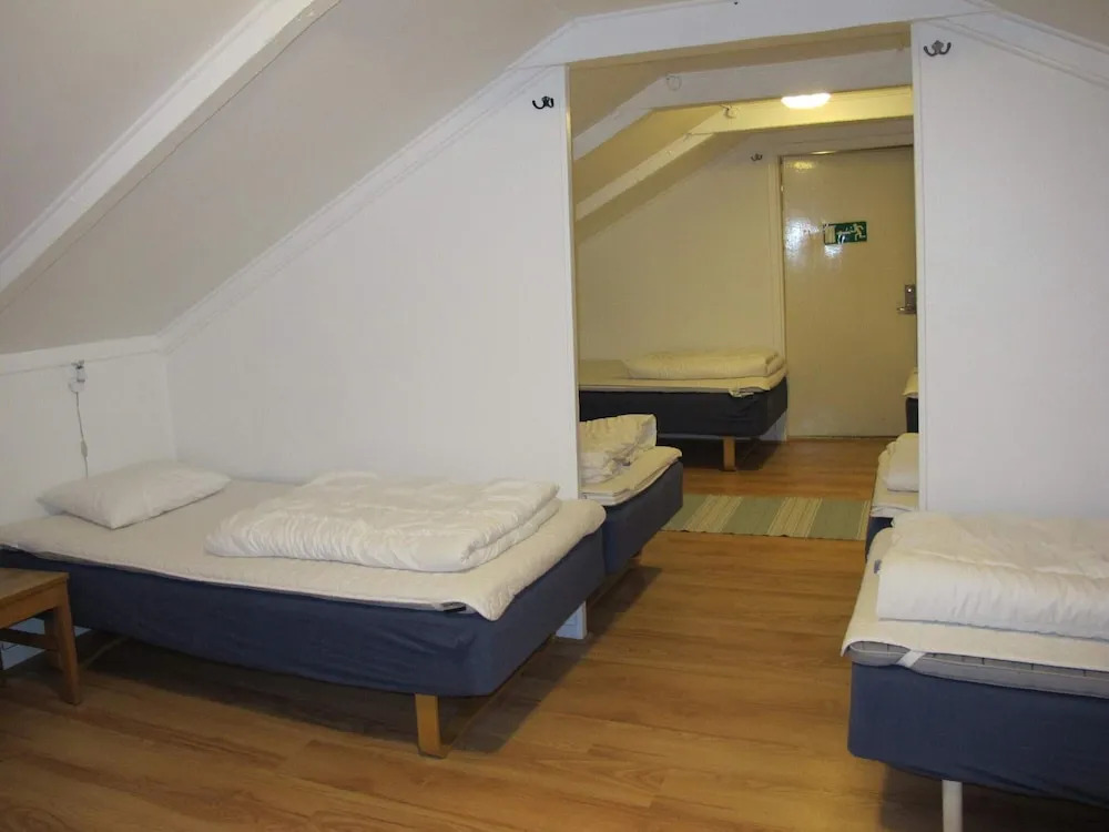 Spacious Holiday Home for 8