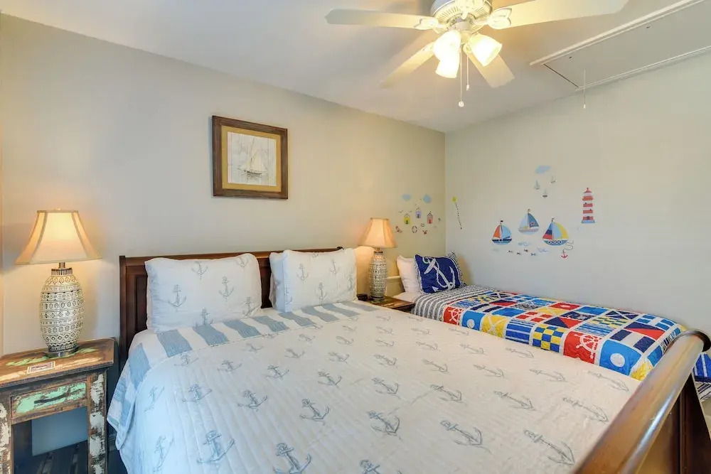 Galveston Getaway: Spacious Home < 1 Mi to Beaches