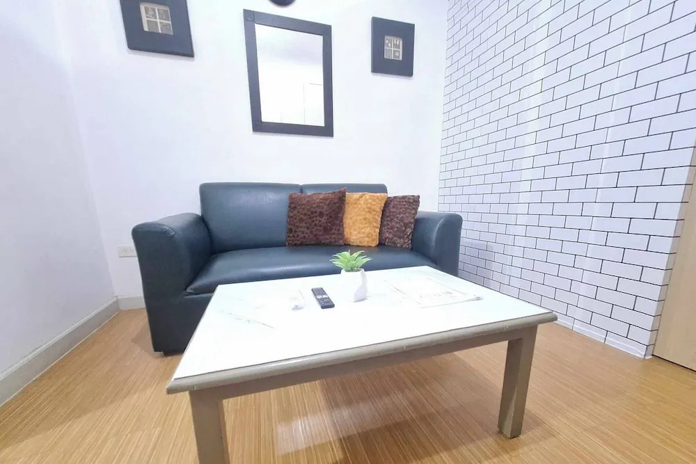 Homey 1BR With Balcony City View in Grace Res
