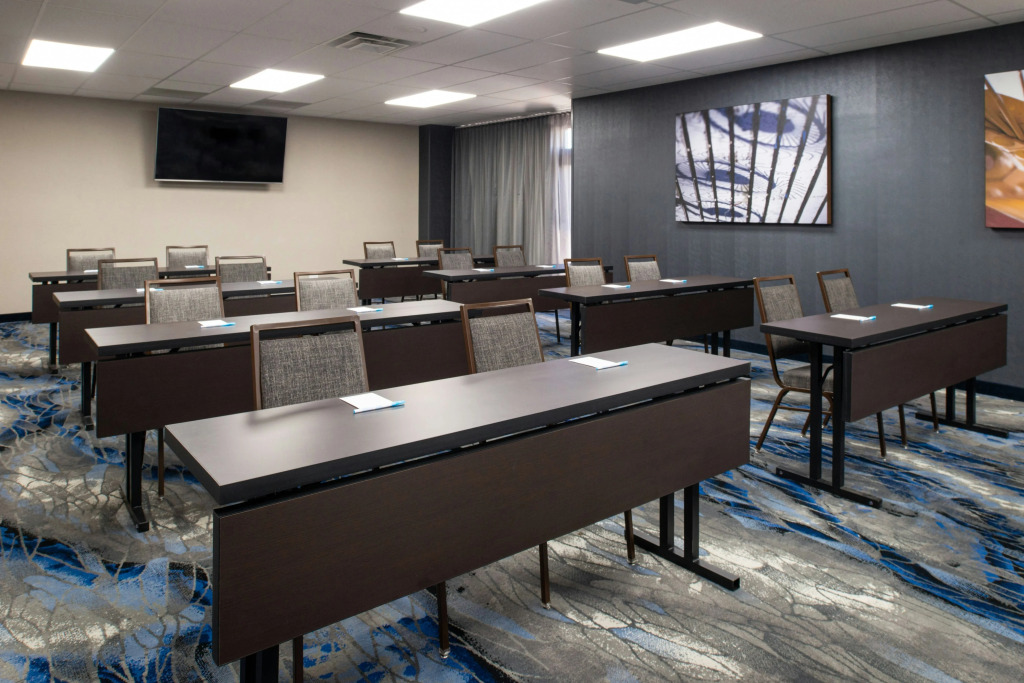 Fairfield Inn and Suites by Marriott Bakersfield Central