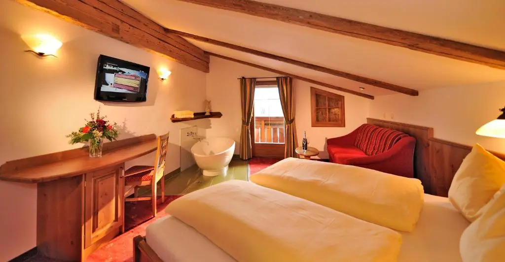 Hotel loj - our kind of place