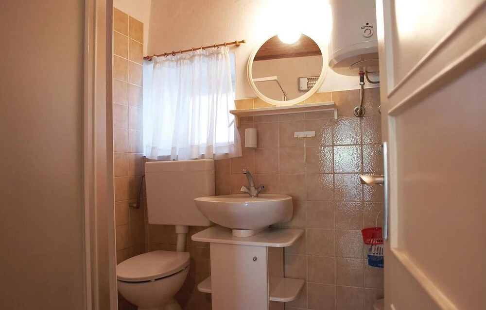 Awesome Apartment in Gondolici With 1 Bedrooms