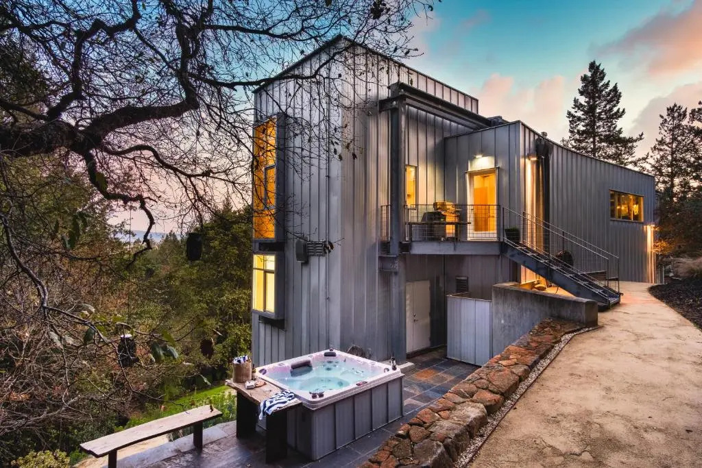 Blue Steel by AvantStay Ultramodern Architectural Masterpiece w Gorgeous Views