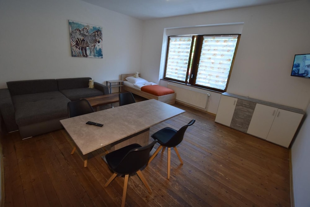 AB Apartment 82