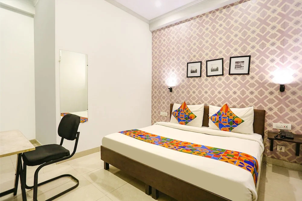 FabHotel Novel Suites