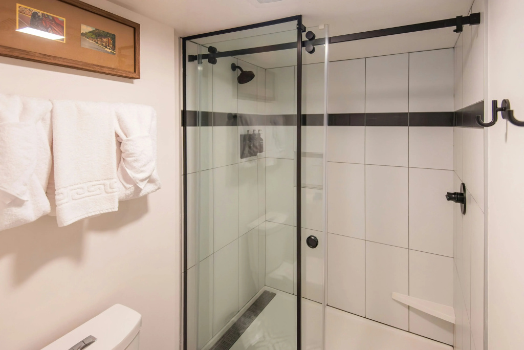 Отель Historic Rocky Waters Inn, A Small Luxury Hotel
