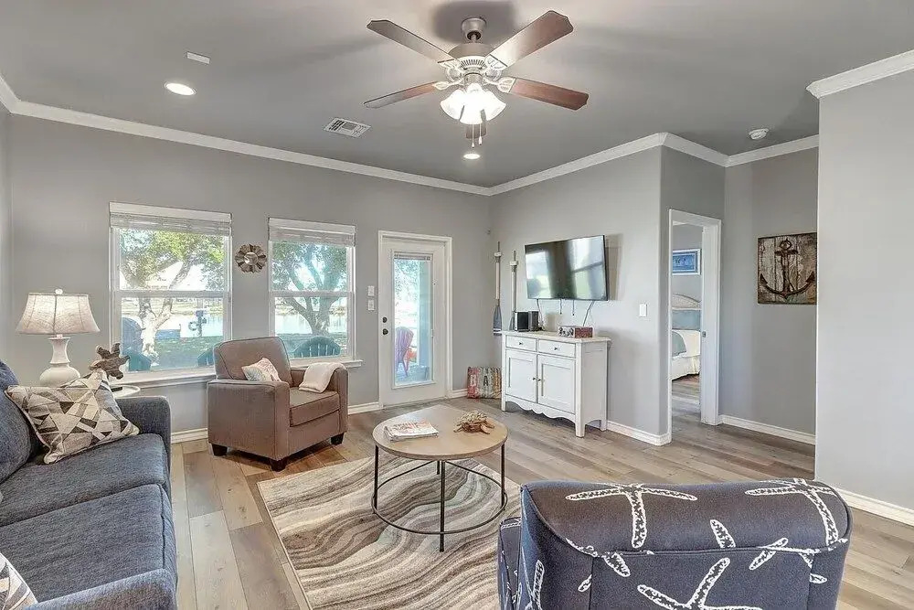 Captains Quarters 4 Bedroom Home by Redawning