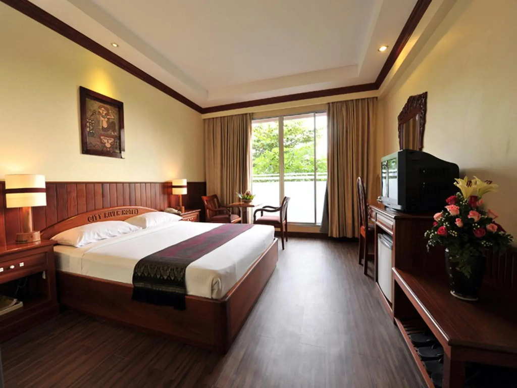 City River Hotel