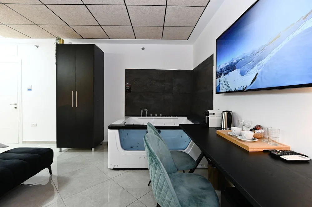 Yalarent Malina motel in Tiberias