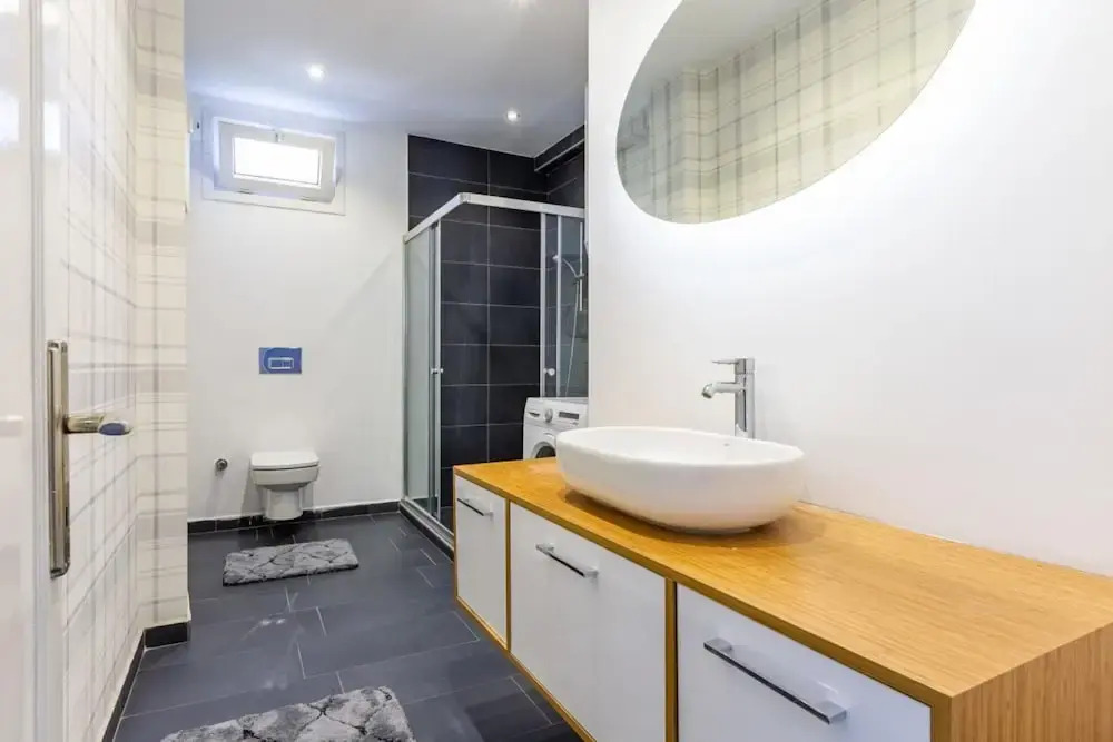 Spacious Apartment on Bagdat Street Kadikoy