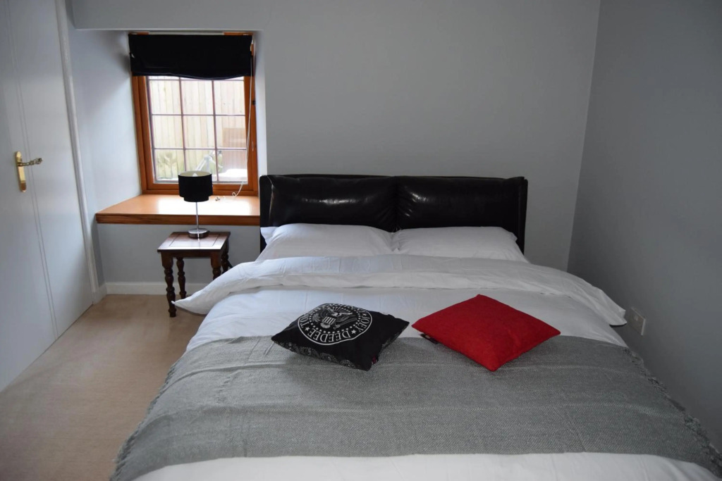Amazing 4 Bed Scottish Baronial Style House