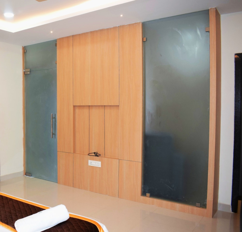Relax Inn Suites & Rooms