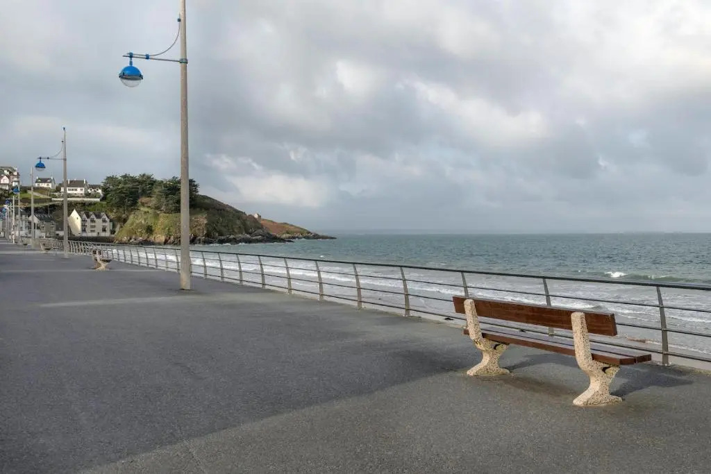 Dans une residence de style balneaire en Bretagne