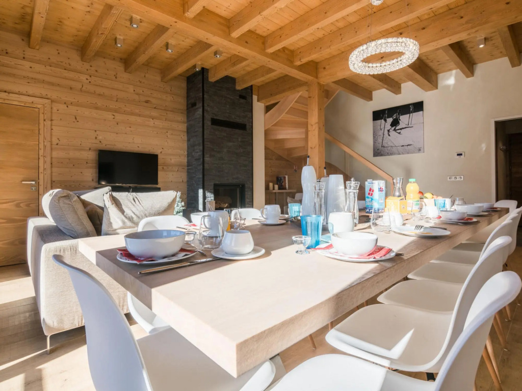 Nice chalet with fireplace in Megève, 1,5 km. from ski slope