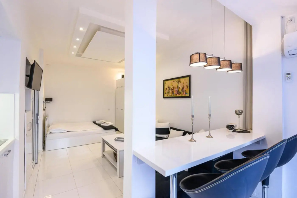 Zero-Waste Studio Apartment in Central Sofia