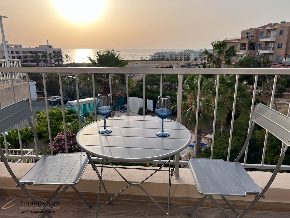 Procy 103 Sea View Apartment Ideal for Long or Short Stays