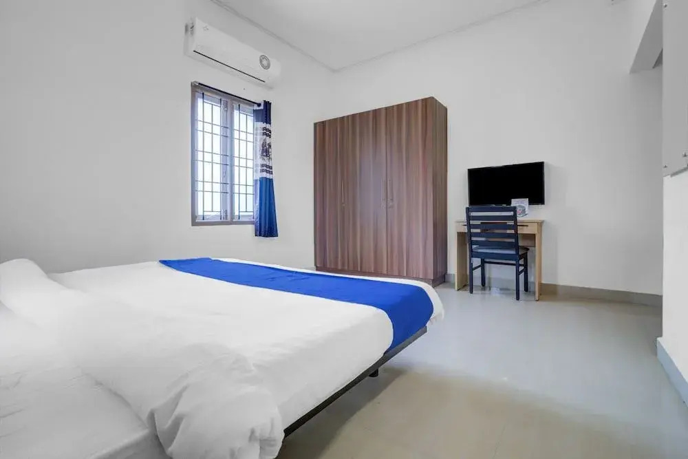 Silverkey Pallikaranai By OYO Rooms