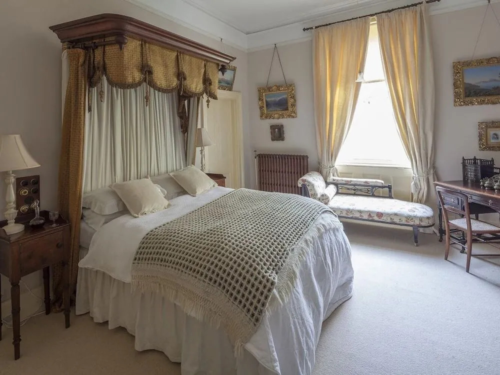 Clonalis House