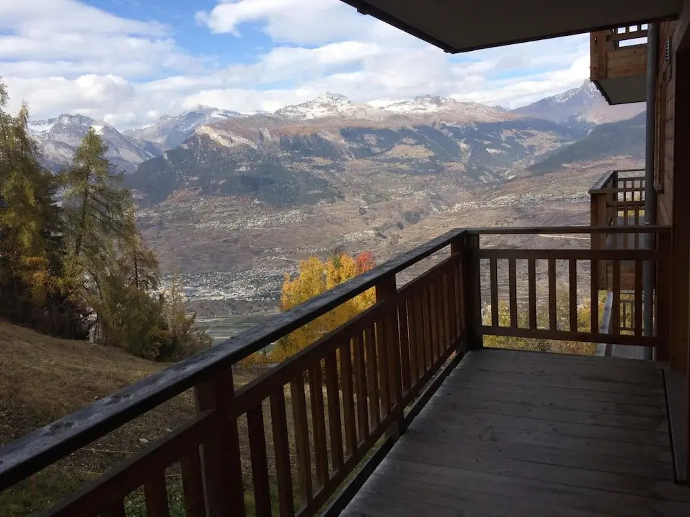 Lovely Apartment With Mountain Views
