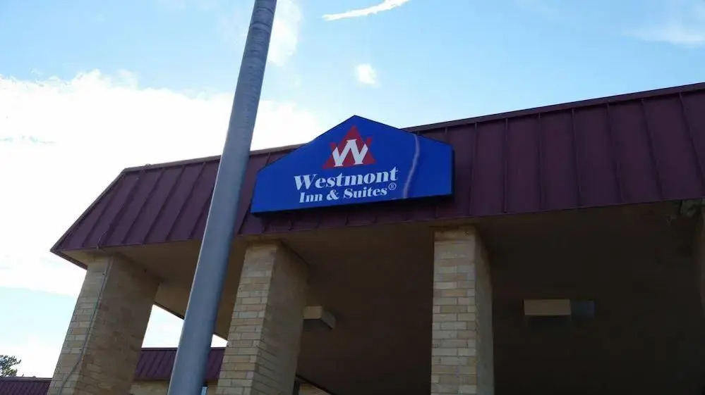 韦斯特蒙特酒店及套房(Westmont Inn & Suites)