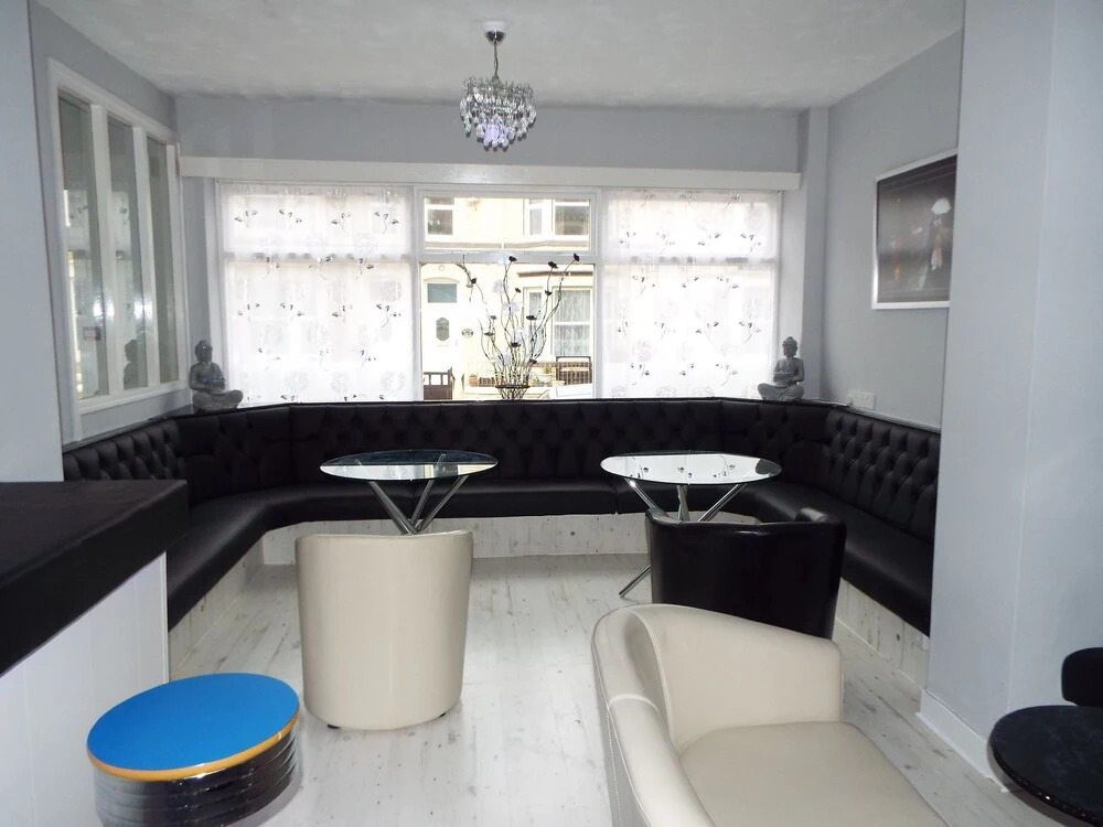 Alfies Hotel